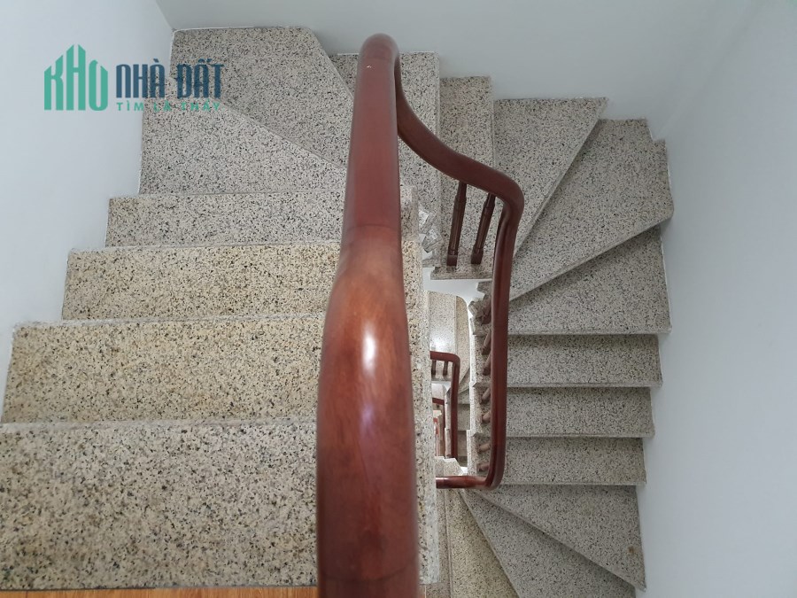 BÁN NHÀ TÂY HÔ TẶNG NỘI THẤT Ô TÔ ĐỖ CỔNG 55M2, 5 TẦNG. GIÁ 3.8 TỶ TL.