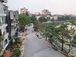 Bán 96m2 đất mặt ngõ Trịnh Công Sơn, mặt tiền rộng, ôtô 7 chỗ vào nhà, giá 12,6tỷ