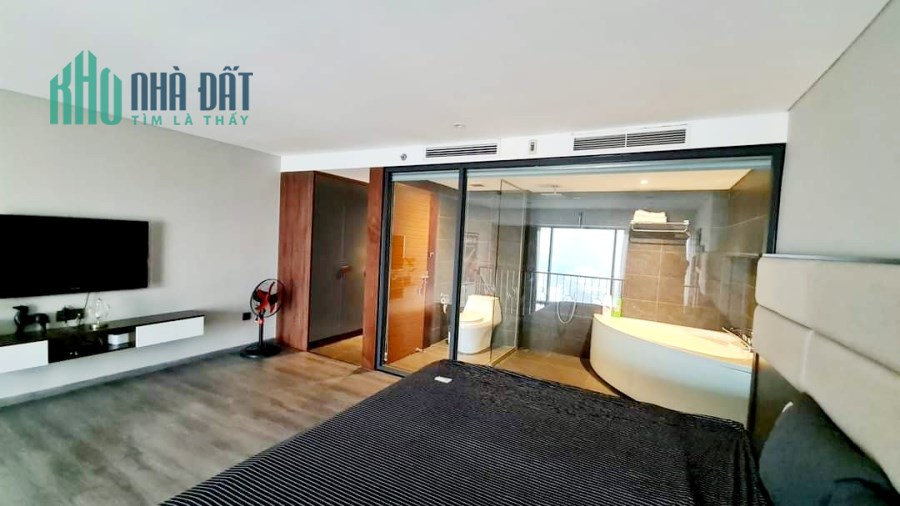 Cần bán Căn hộ tòa Pent Studio, Dt75m2, View Hồ Tây, Cầu Nhật Tân, HĐT 1000 USD/ tháng.