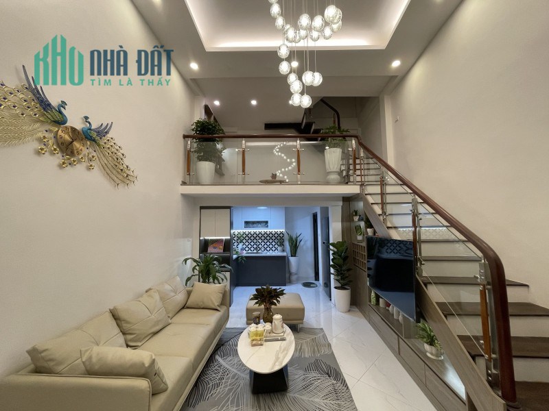 NHÀ ĐẸP Ở LUÔN TÂY SƠN - 3 NGỦ - MẶT TIỀN RỘNG - CÁCH PHỐ 30 MÉT 4 TỶ LH 0966037496
