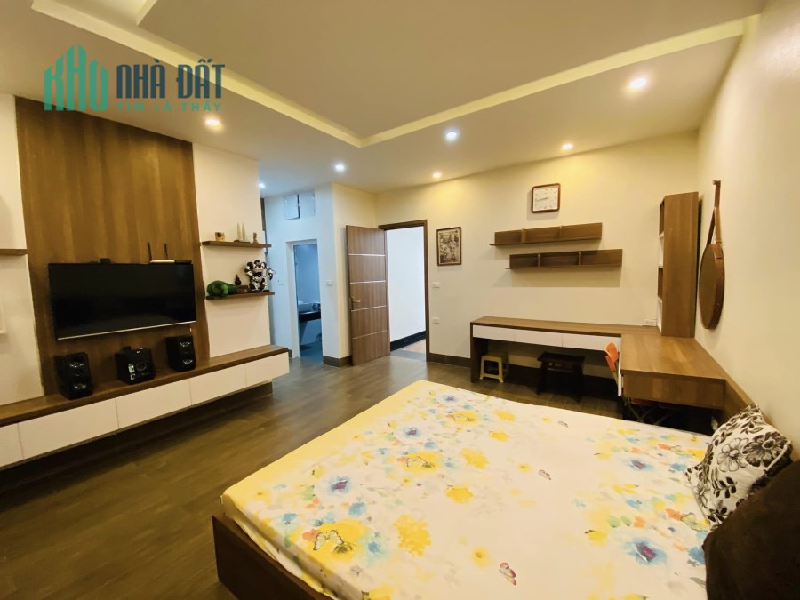 NHÀ ĐẸP NGÕ 73 NGUYỄN TRÃI KINH DOANH Ô TÔ TRÁNH GARA