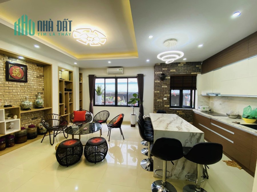 NHÀ ĐẸP NGÕ 73 NGUYỄN TRÃI KINH DOANH Ô TÔ TRÁNH GARA