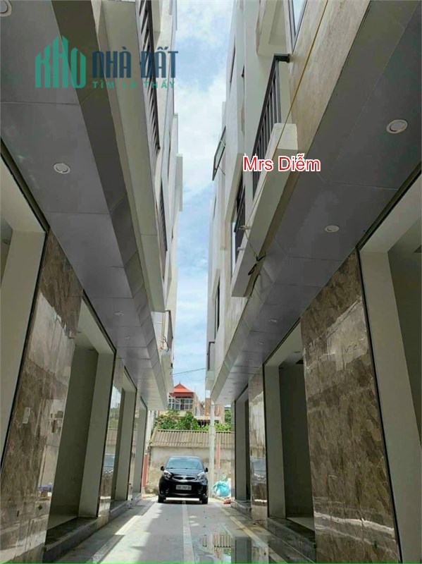 2.55 tỷ. Mrs Diễm cần bán nhà 3 tầng đẹp ngay tại Đản Dị, Uy Nỗ, Đông Anh.