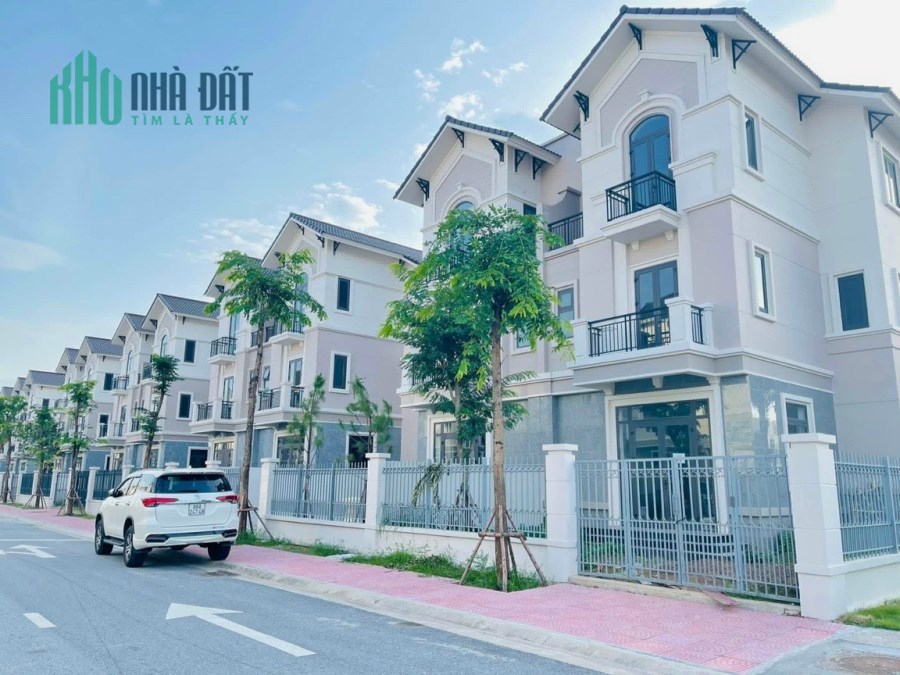 Cần vốn kinh doanh bán rẻ nhà 3 tầng tiện ích đầy đủ ,môi trường sống xanh sạch đẹp.kinh doanh sầm