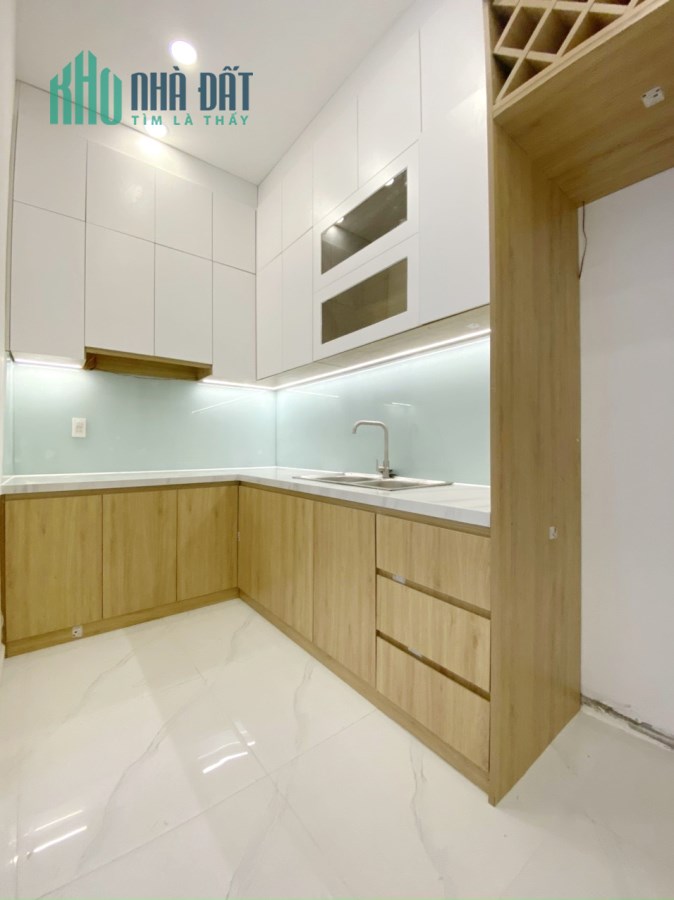 Nhà mới sang trọng vị trí đẹp Âu Dương Lân P3 Q8 giá 3tỷ8 TL