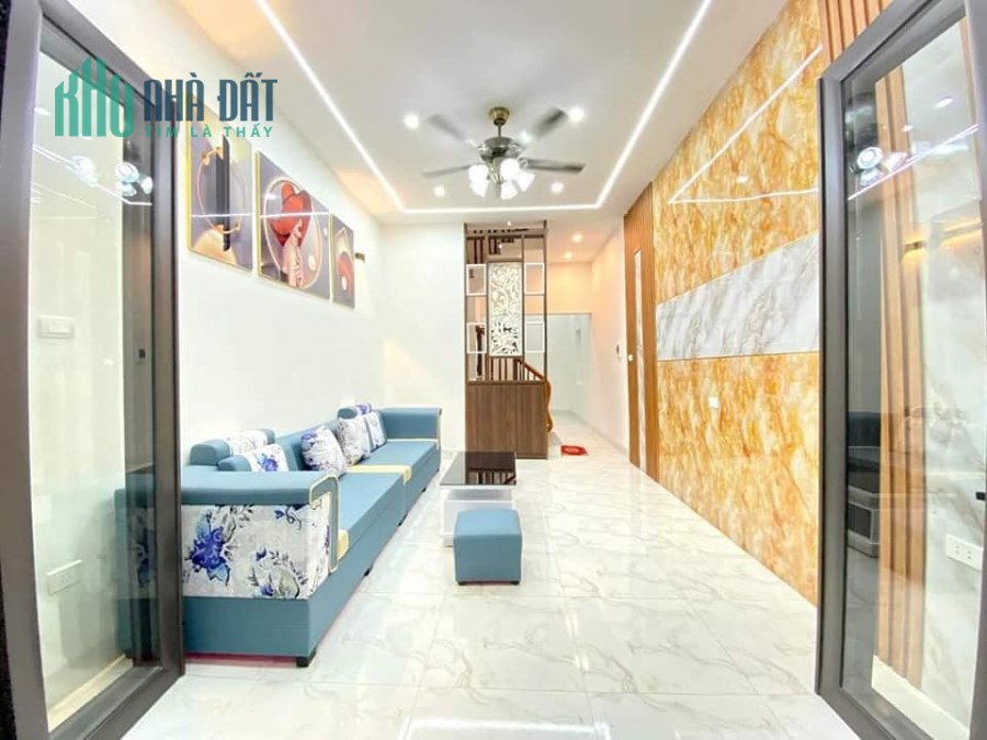 Bán nhà phố Trương Định, 32m2 , ngõ ô tô , nhà mới xây , tặng nội thất