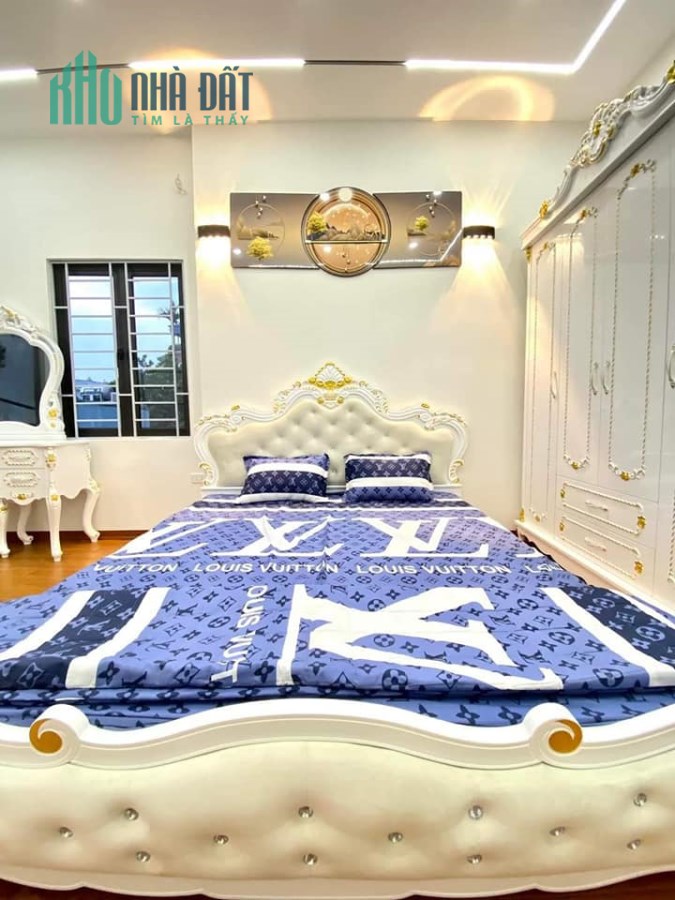 Bán nhà phố Trương Định, 32m2 , ngõ ô tô , nhà mới xây , tặng nội thất