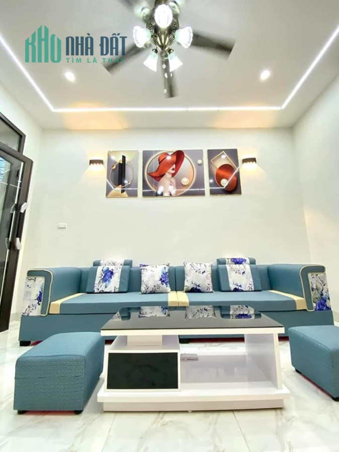 Bán nhà phố Trương Định, 32m2 , ngõ ô tô , nhà mới xây , tặng nội thất