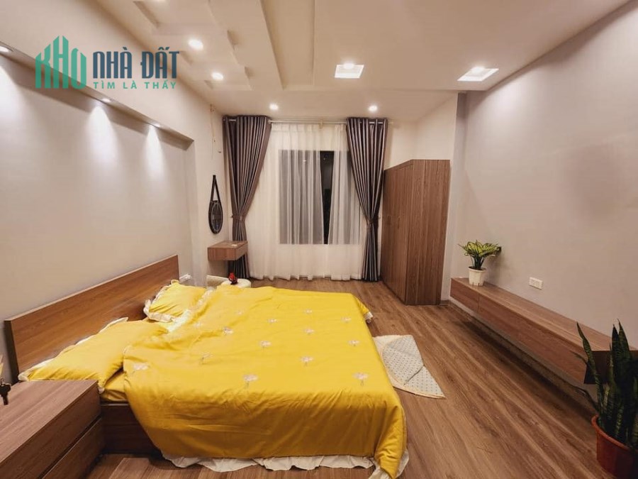 Bán nhà phố Tân Mai, 30m2 , Nhà mới, rất đẹp, ô tô đỗ cửa