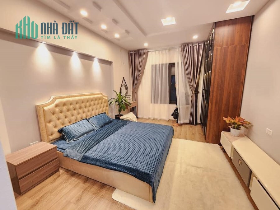 Bán nhà phố Tân Mai, 30m2 , Nhà mới, rất đẹp, ô tô đỗ cửa
