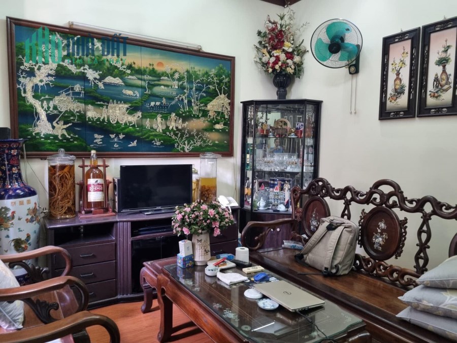 Bán nhà đường Kim Mã, Ba Đình, lô góc, ô tô đỗ cửa vào nhà, 56m, mặt tiền 5m, chỉ 6,5 tỷ