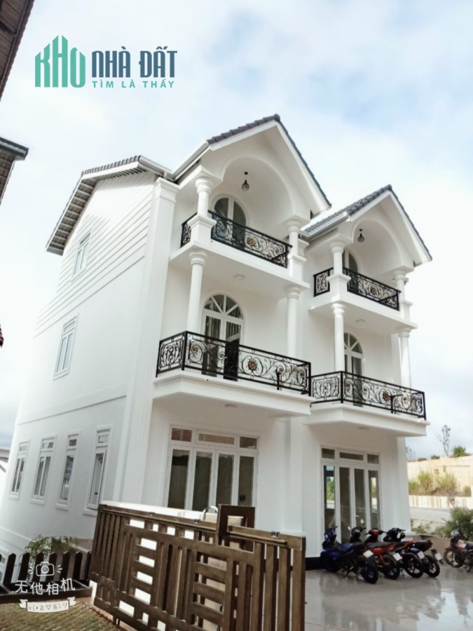 Siêu phẩm căn biệt thự song lập ở Trịnh Hoài Đức, Phường 11, TP. Đà Lạt, giá 12,1 tỷ
