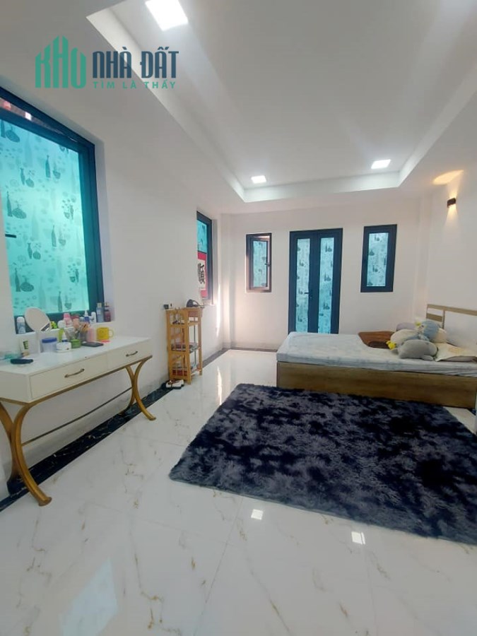 Bán nhà Quận Thanh Xuân, Lô góc, ngõ thông, 8 tầng thang máy - Giá 9.8 tỷ