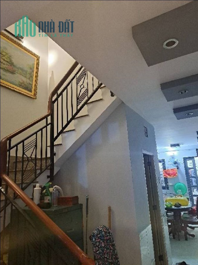 Nhà 2 Tầng, 180m2, Xe Hơi Đỗ Trước Nhà, Trần Xuân Soạn Quận 7, Giá Nhỉnh 6 tỷ.
