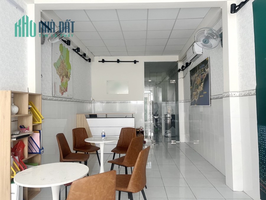 Nhà mới nguyên căn 3.8x18m MT sát MT Phạm Hùng P4 q8 giá 17tr