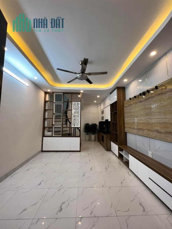 Nhà phố Nguyễn An Ninh , 39m 2 x 4 tầng, phân lô, ô tô đỗ, an sinh an ninh cực tốt