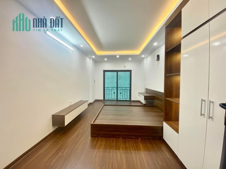Nhà phố Nguyễn An Ninh , 39m 2 x 4 tầng, phân lô, ô tô đỗ, an sinh an ninh cực tốt