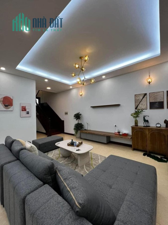 Nhà phố Nguyễn An Ninh , 38m 2 x 4 tầng, ô tô, phân lô, tặng nội thất , sang tên