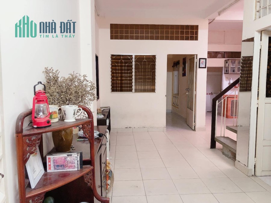 1 CĂN RA HẺM XE HƠI, 82m2, NGANG GẦN 6m, 3 tầng, HỒ BIỂU CHÁNH P11 PHÚ NHUẬN