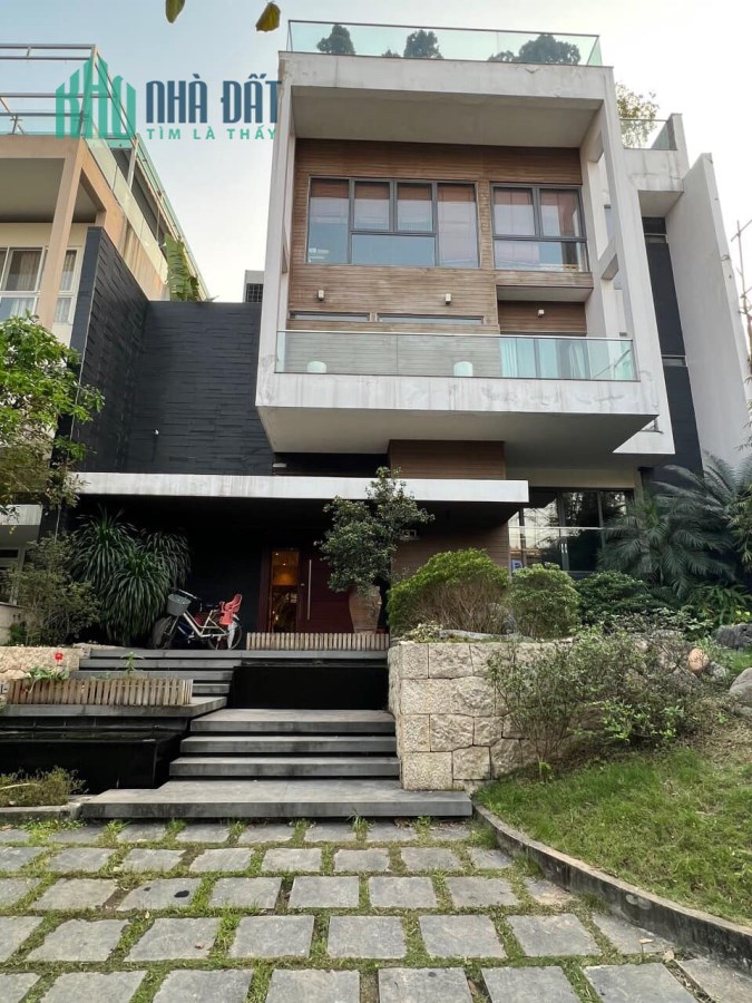 BÁN BIỆT THỰ CIPUTRA - TÂY HỒ. DT 510M2. 5 TẦNG. GIÁ 115 TỶ