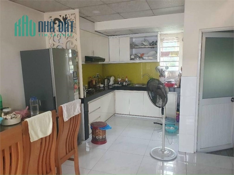 NHÀ BÁN Q7 HUỲNH TẤN PHÁT XE TẢI NGỦ TRONG NHÀ-  HẺM TRẢI NHỰA