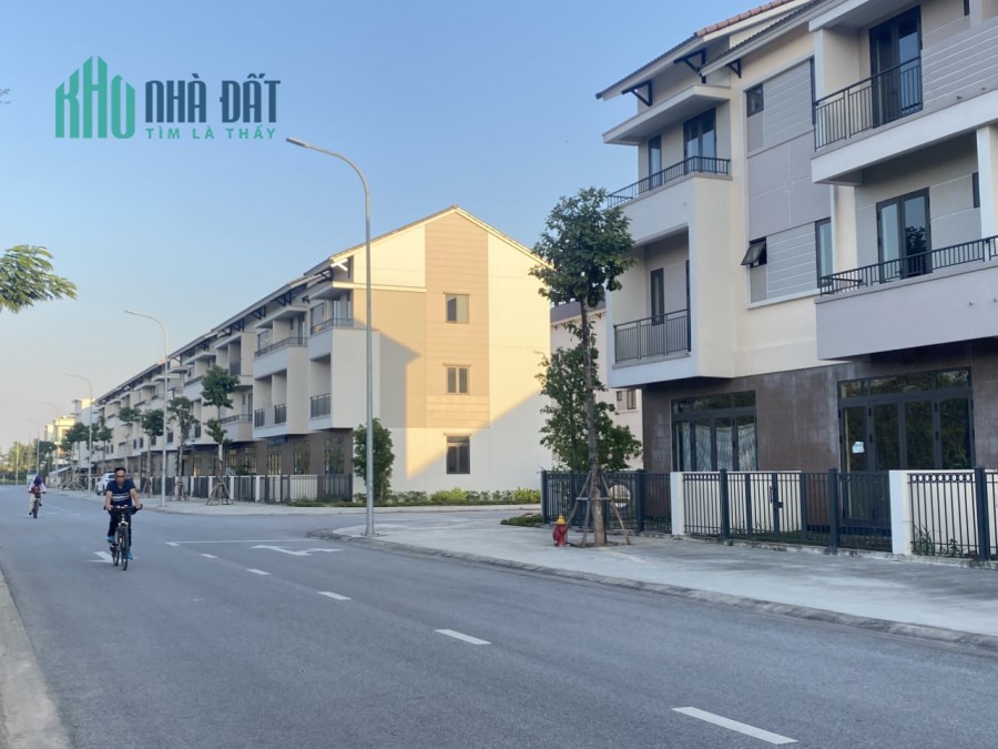 Bán nhà phố thương mại 90m2x3T gần trường học bệnh viện KD tốt ở Centa City VSIP BN