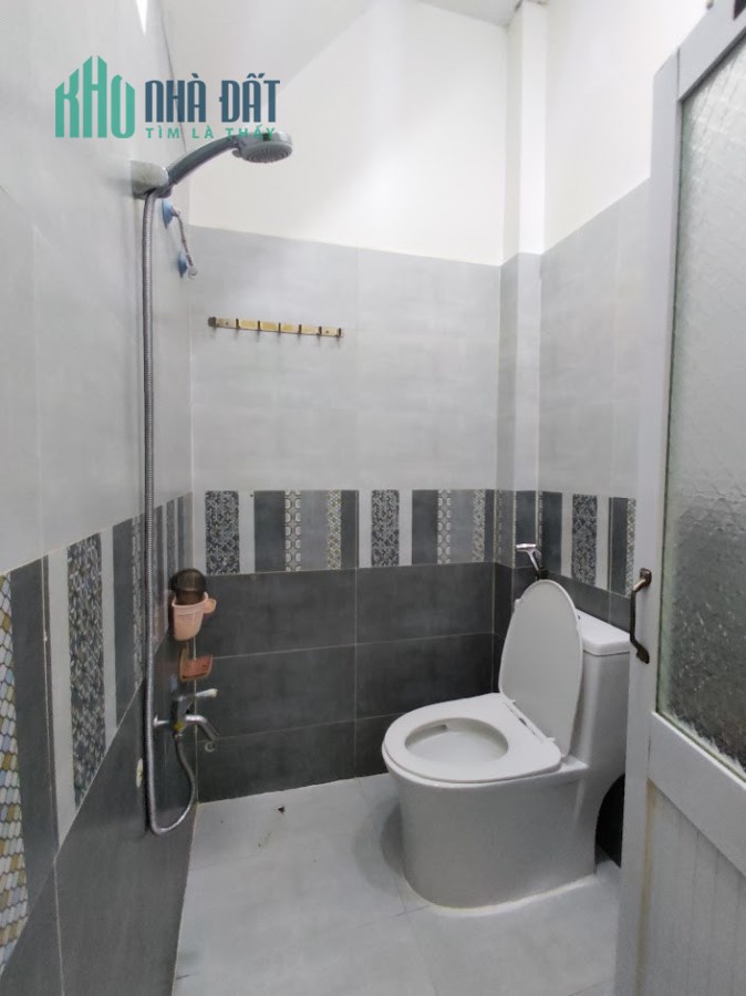 Bán nhà gấp nhà trong tuần đường Lũy Bán Bích, Quận Tân Phú dưới 4 tỷ