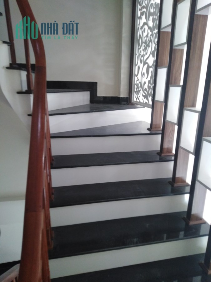 Bán nhà KĐT Vân Canh, Hoài Đức, oto, 42m2, giá 4.89 tỷ: h1st