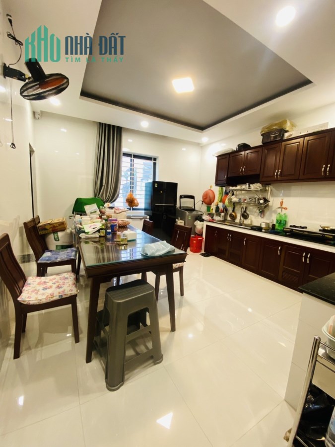 Bán Nhà Nguyễn Thái Sơn Gò Vấp Hẻm Xe Tải Góc Ngang 5m 4 Tầng 9 Tỷ