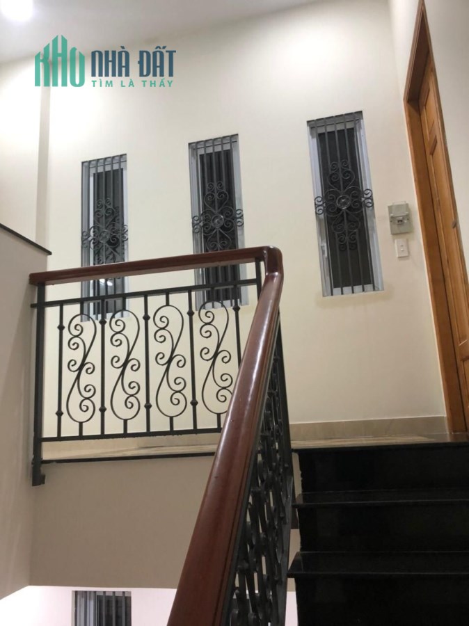 Sát Tô Hiệu Tân Phú gần 40m2 3 tầng mới tinh nhỉnh 4 tỷ