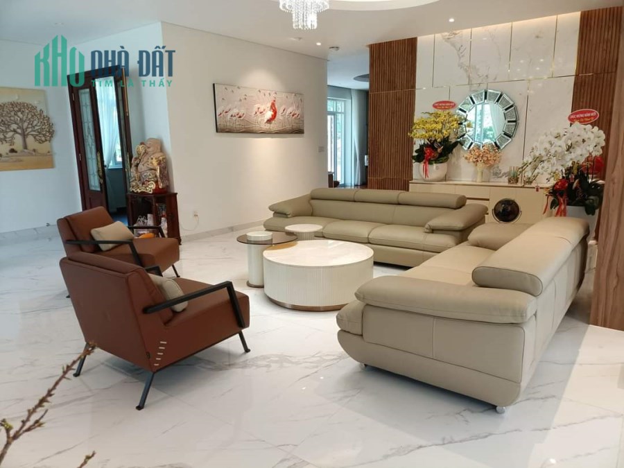 Nhà đẹp nhỏ xinh Ngọc Thuỵ, 5 tầng mới, ô tô, nhỉnh 3 tỷ.