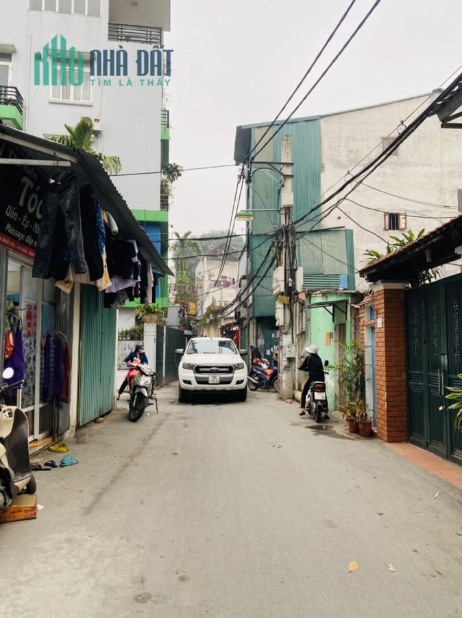 Nhà HIẾM Quang Tiến - Đại Mỗ ngõ thông ô tô vào nhà, KD, 2 thoáng, 39m2, 4 tầng, nhỉnh 3 tỷ. 0868