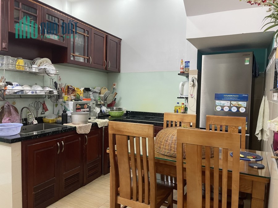 Bán nhà  trung tâm Tân Bình 4 lầu gần sân bay giá nhỉnh 7 tỷ TL