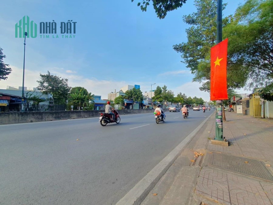 Bán mặt tiền phạm văn đồng, ngang hơn 12m,chỉ 4,9tỷ,  linh tây, thủ đức.0852220520