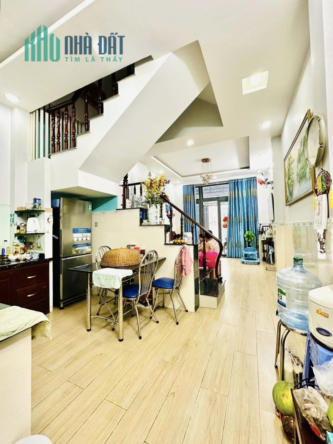 NHÀ 42 m2, 4 tầng, BÙI THỊ XUẤN P3 TÂN BÌNH