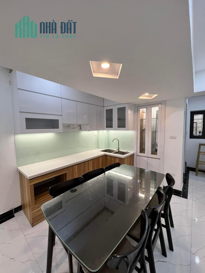 BÁN GẤP TT THANH XUÂN TẦNG 1 KINH DOANH 90m2 2/3PN 2.7 TỶ
