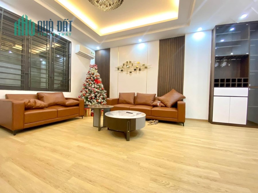 Hiếm Bán nhà Phạm Tuấn Tài Phân Lô Ô tô tránh vỉa hè rộng Dt 36m 6t giá nhỉnh 10 tỷ
