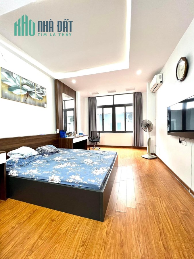 Bán nhà siêu đẹp Văn Cao, Ba Đình, 45m, 4T, giá 7 tỷ 5, ô tô , nhà đẹp ở luôn.