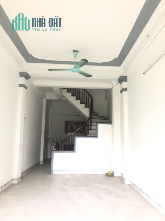 Bán nhà Đông Dư cực đẹp, ô tô, 40m2, 3T, MT 3,6m, giá chỉ 2,6 tỷ.