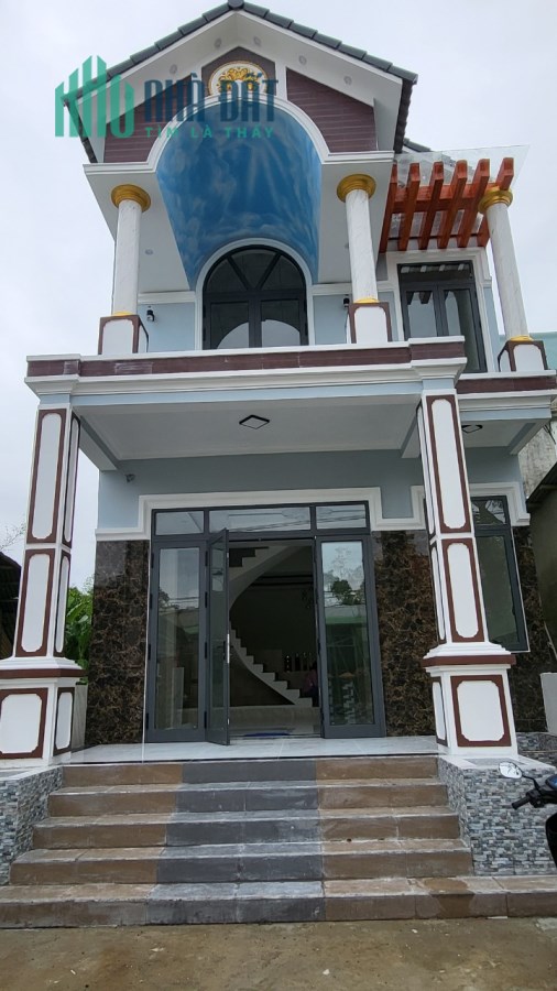 Cần bán nhà 2 tầng mới xây, 6x42m, đất ở 100%, tại Huyện Đại Lộc, giá chỉ 1,6 tỷ.
