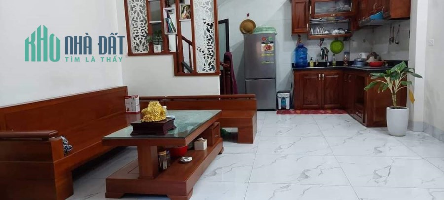 Bán nhà siêu đẹp Đông Ngạc, BTL, 40m, 5 tầng, mặt tiền 4m, nhà đẹp ở luôn, giá 3 tỷ tám.