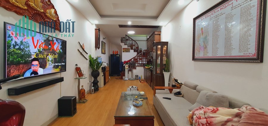 BÁN NHÀ ÂU CƠ - TÂY HỒ. 6 TẦNG.  GẦN PHỐ. NGÕ 3 GÁC. DT 33M2. GIÁ 4,2 TỶ