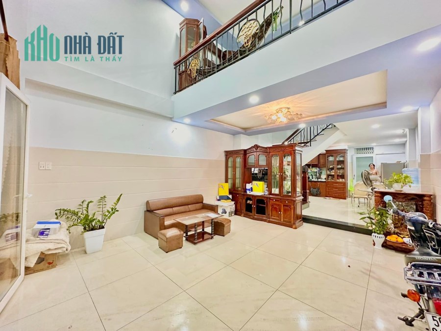 Bán nhà Tân Phú ngang hơn 5M nở hậu đẹp lung linh HXH 5 Tầng BTCT nhỉnh 8 tỷ TL tốt