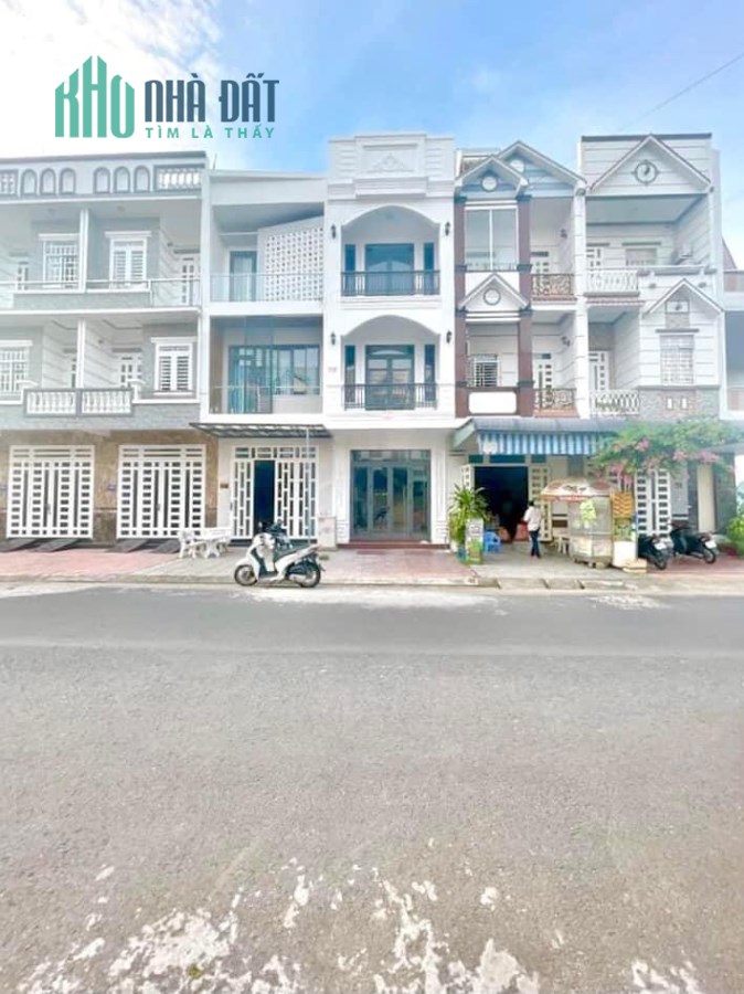Bán nhà 2 lầu mặt tiền đường Trần Minh Sơn , KDC Thới Nhựt . Sổ hồng