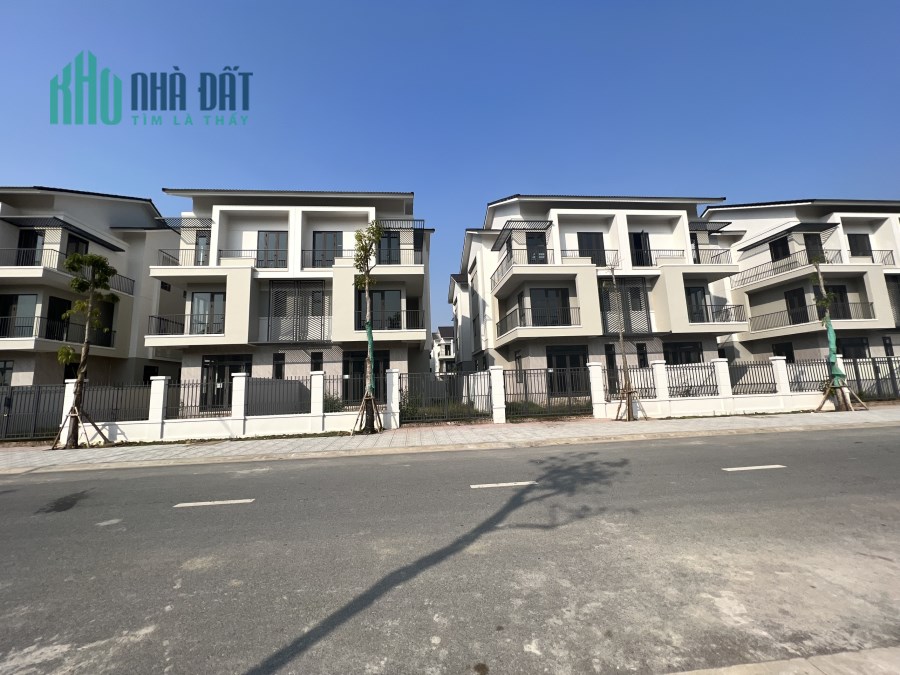 BÁN BIỆT THỰ 180M2 VỊ TRÍ ĐẸP, HÀNG NGOẠI GIAO, GIÁ TỐT NHẤT THỊ TRƯỜNG