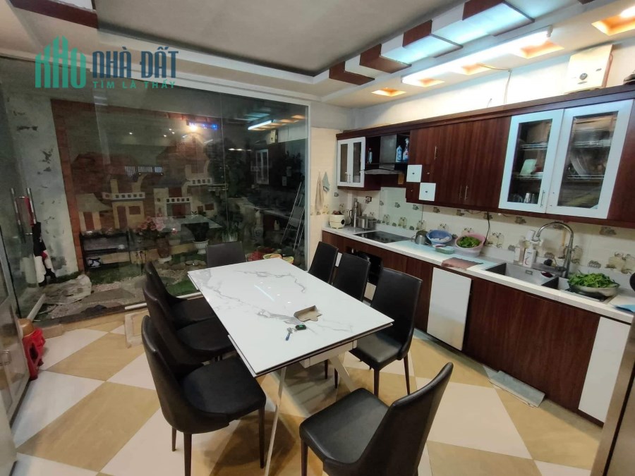 Bán nhà phố Triều Khúc, mặt ngõ kinh doanh sầm uất, DTXD105m2 x 5 tầng, MT 5,5m. 0338080356