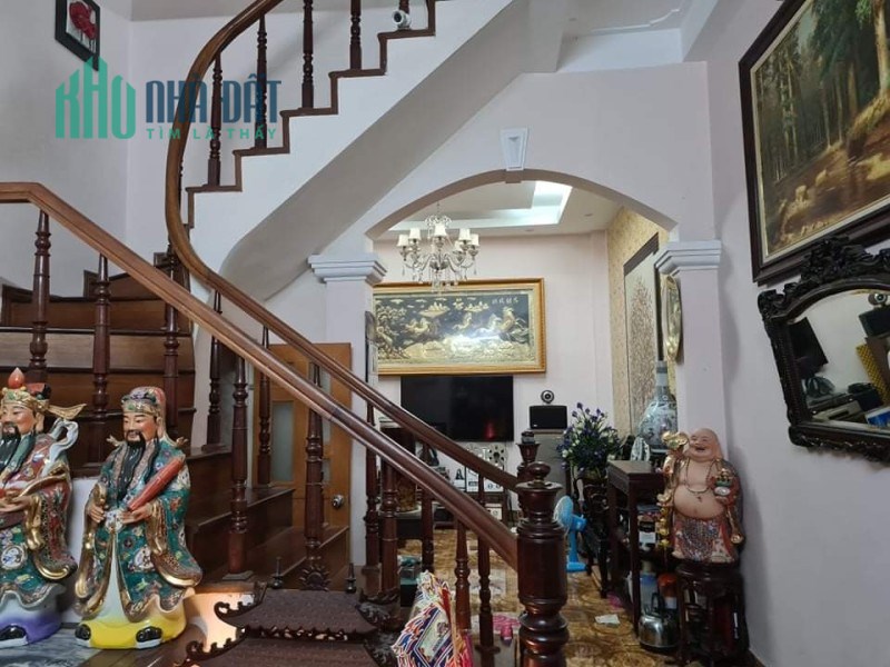 Vũ Tông Phan Ô Tô cách nhà 5m, đường rộng, bán nhanh để trả nợ, DT51m2 x 5 tầng, giá 4.3 tỷ.