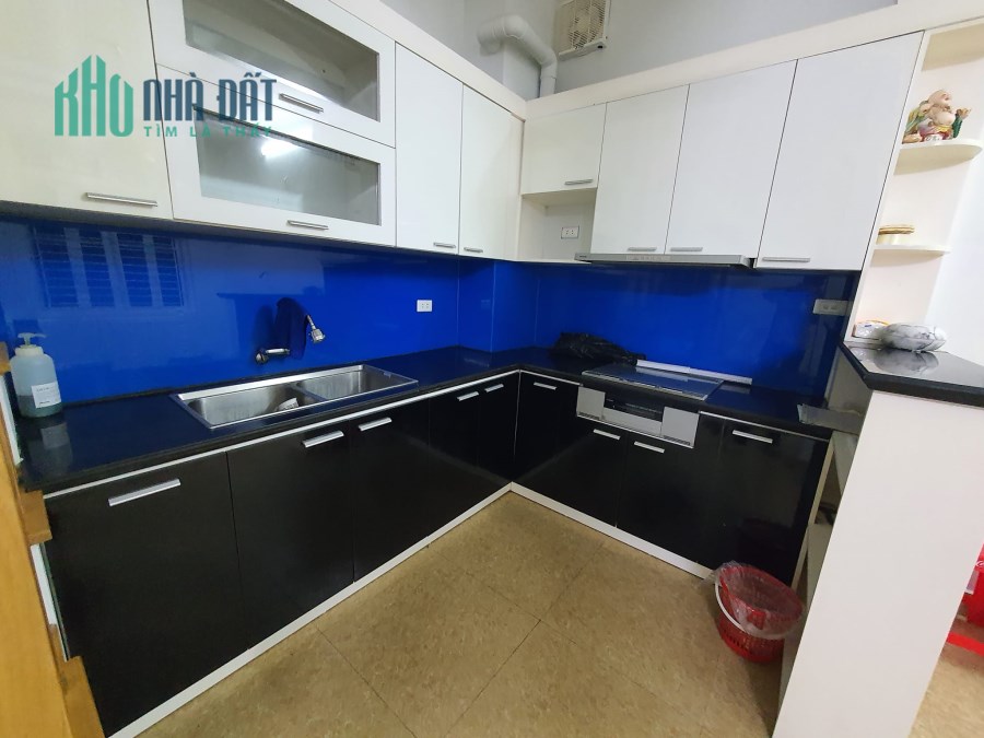 BÁN NHÀ TỨ LIÊN - ÂU CƠ. PHÂN LÔ. NGÕ Ô TÔ TRÁNH. DT 40M. 6 TẦNG. GIÁ 8 TỶ