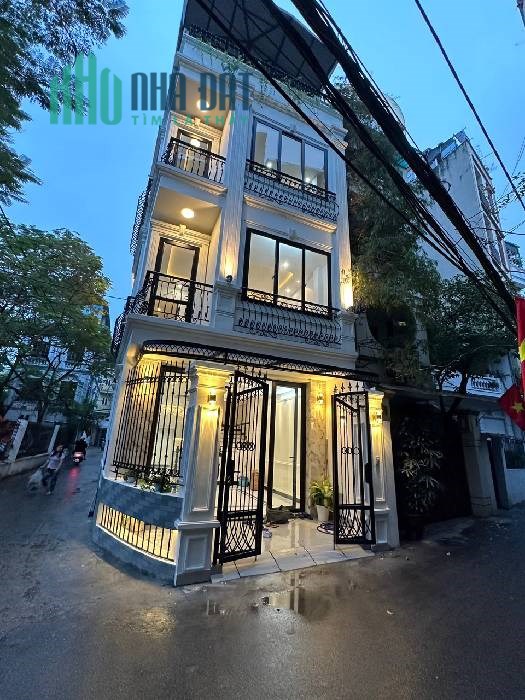 BÁN NHÀ NGUYỄN VĂN CỪ-THIẾT KẾ HIỆN ĐẠI-FULL NỘI THẤT-Ô TÔ 60M2,GIÁ 11. tỷ .