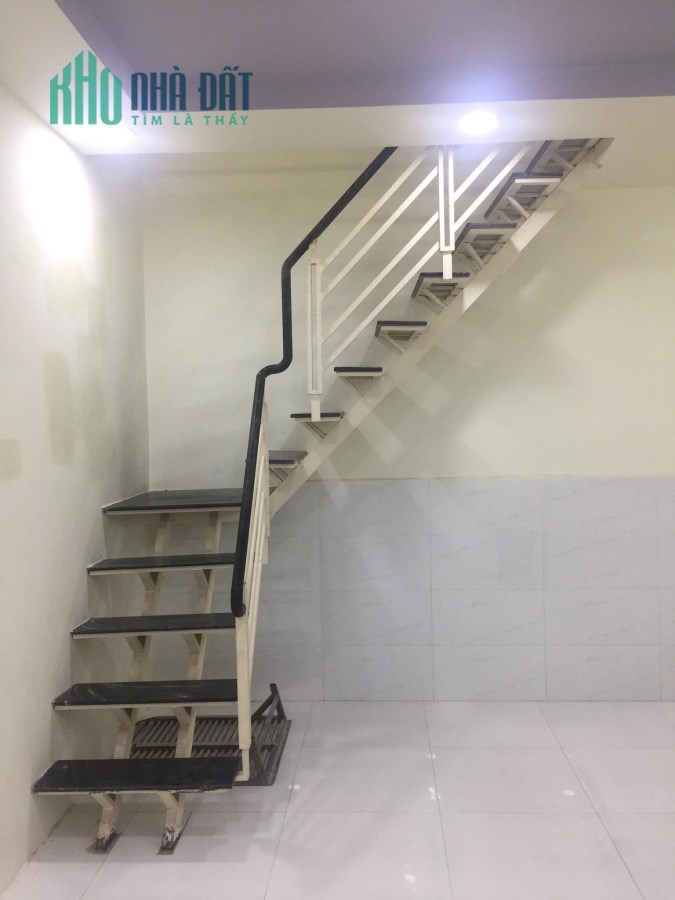 Nhà bán Q10, CMT8, 43m2 nhỉnh 3 tỷ